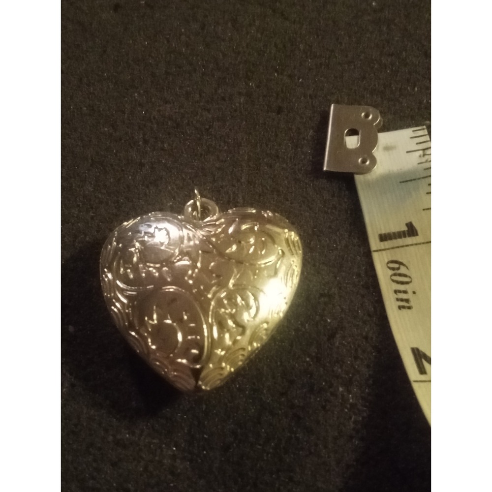 Heart Shaped Pendant Locket Ornate Filigree Charm Silver Tone Romantic